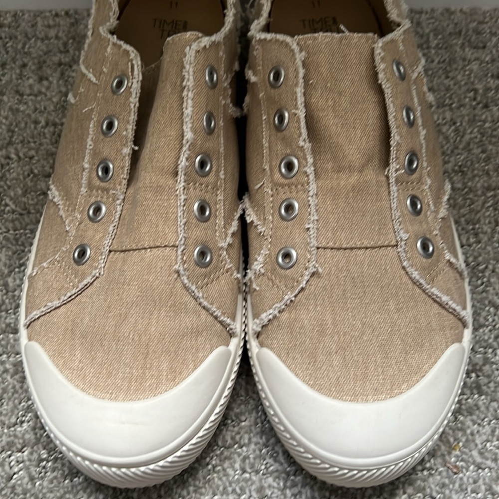 Time and Tru Beige Canvas Sneakers - Picture 6 of 7